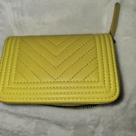 Chanel Zipped Card Holder - Picture 3 of 4